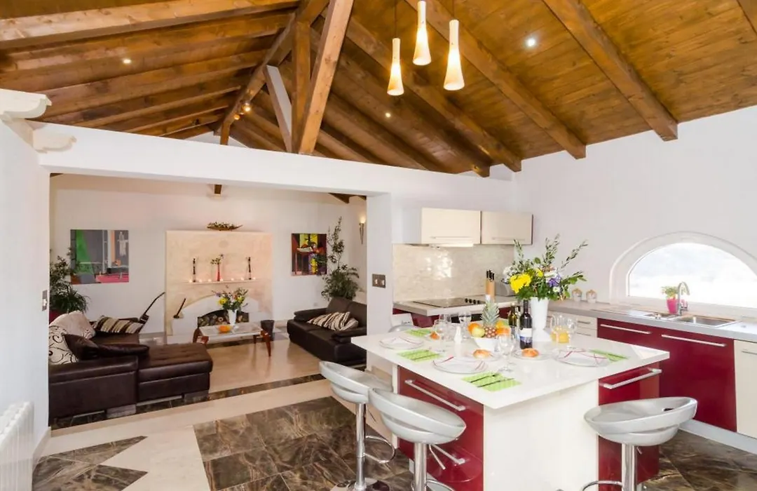 Villa Avoca-1